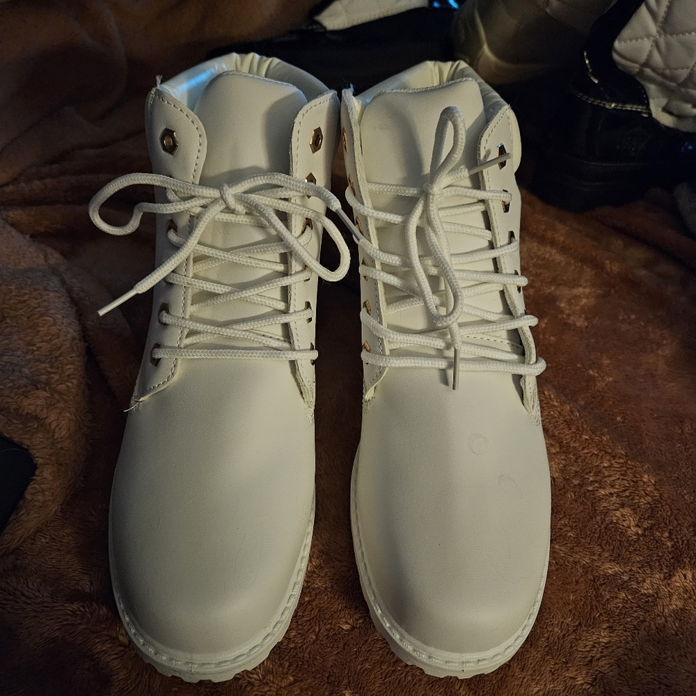 Unbranded white high top bootie.